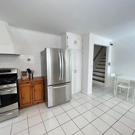 Letitia Heights !C Quiet And Modern Private Bedroom With Shared Bathroom Barrie Exteriör bild